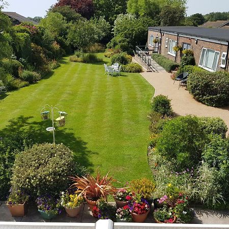 The Coast Yard B & B Chalet Hotel Selsey Extérieur photo