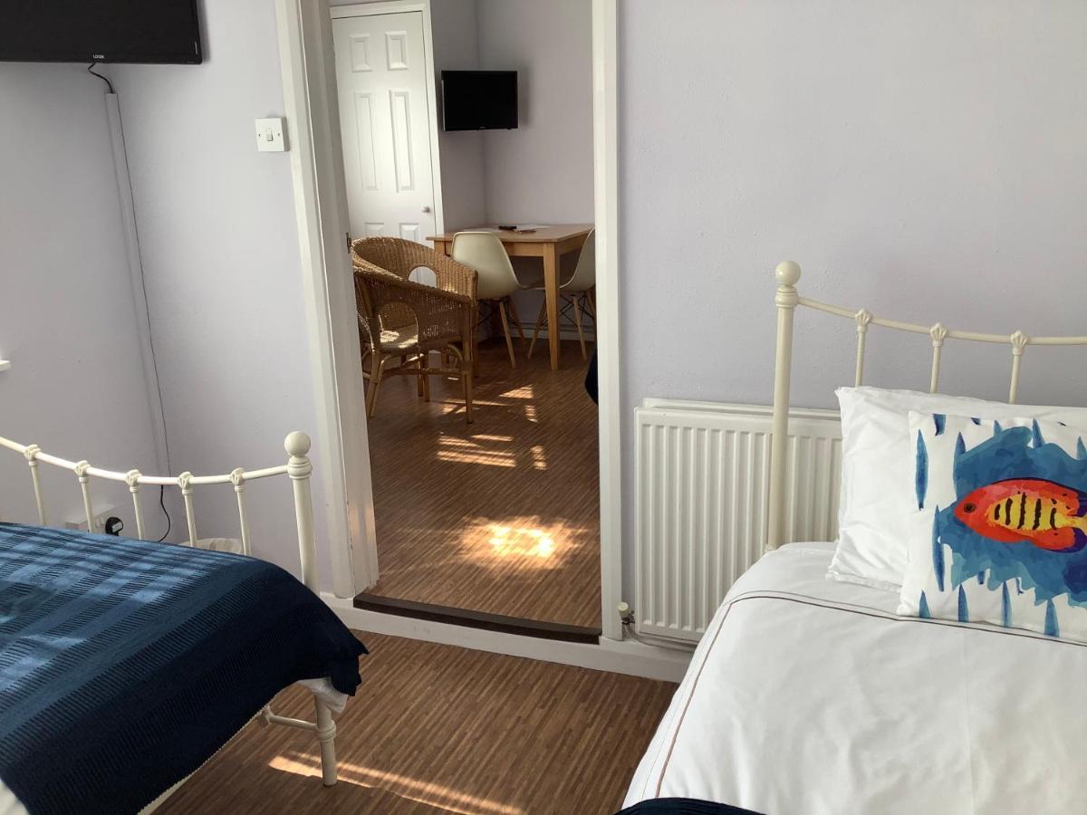 The Coast Yard B & B Chalet Hotel Selsey Extérieur photo